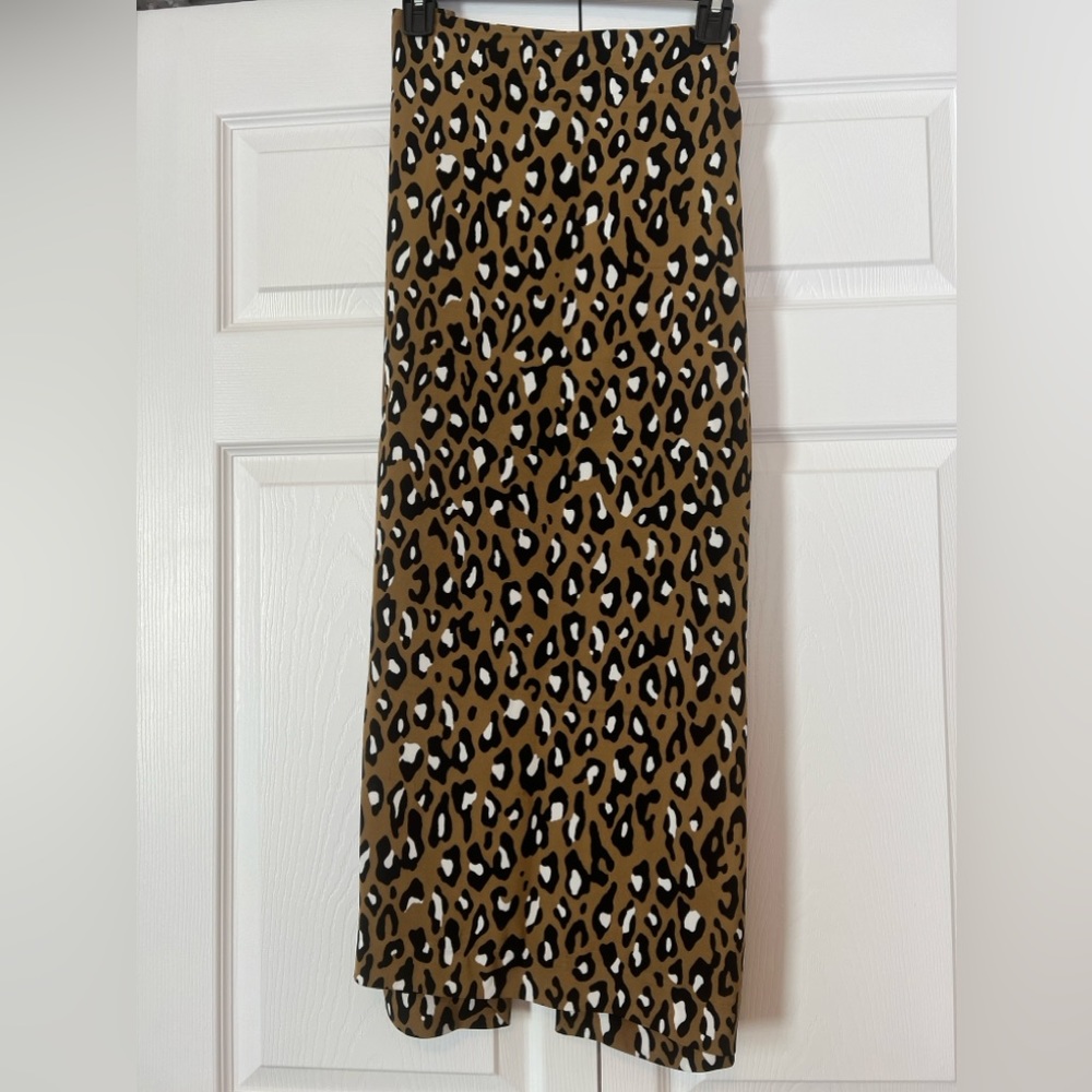 Diane von Furstenberg size 14 midi leopard print skirt like new